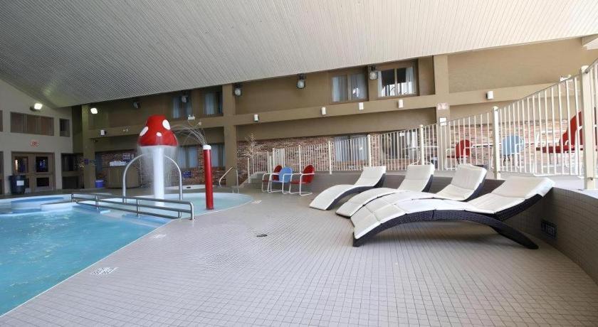 Medicine Hat Inn & Suites Exterior foto