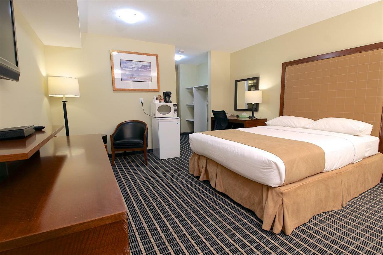 Medicine Hat Inn & Suites Exterior foto