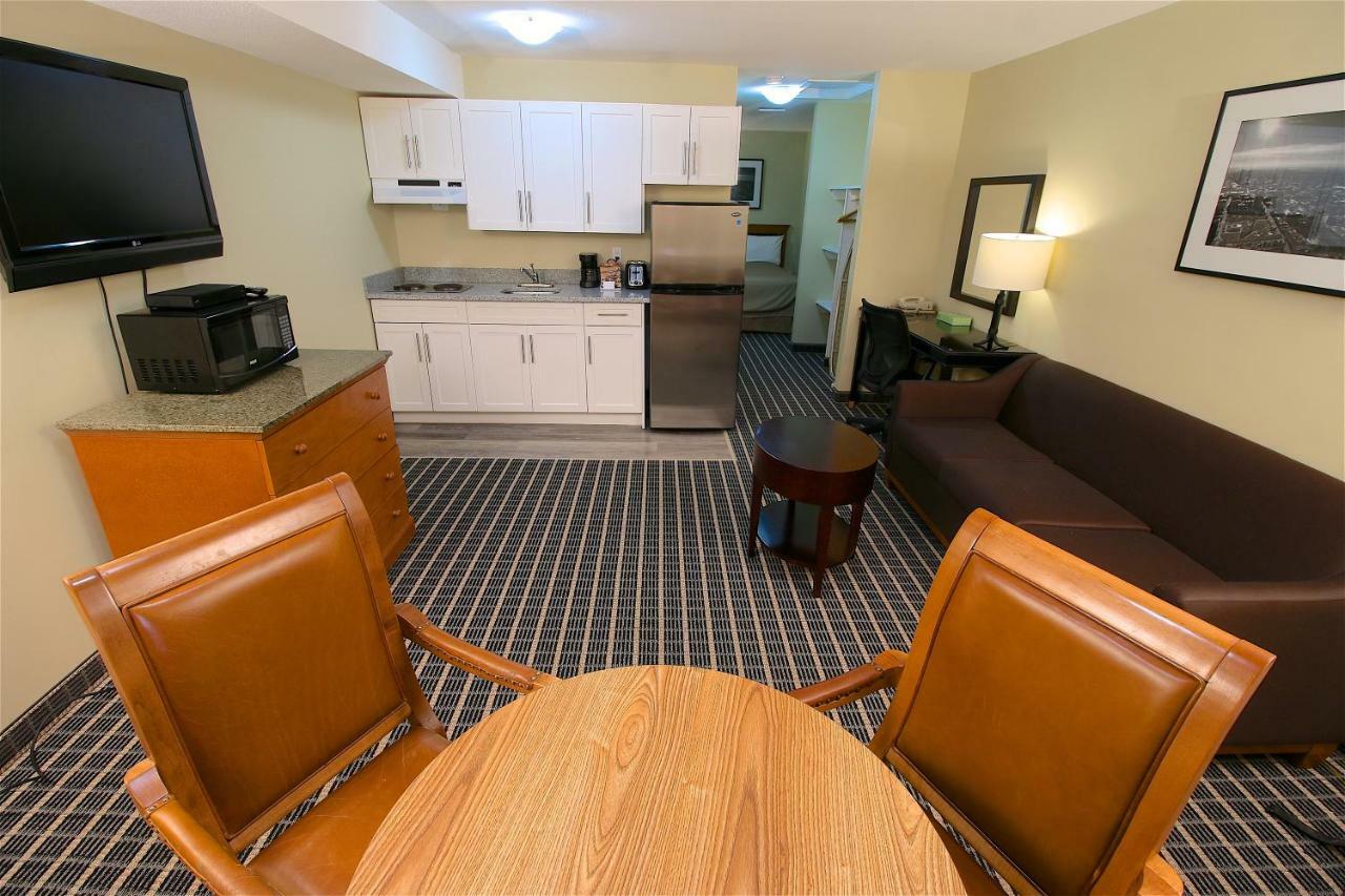 Medicine Hat Inn & Suites Exterior foto